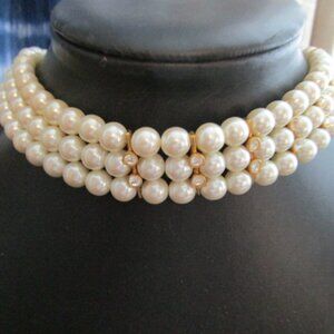 VTG 3 STRAND FAUX PEARL NECKLACE WITH RHINESTONES